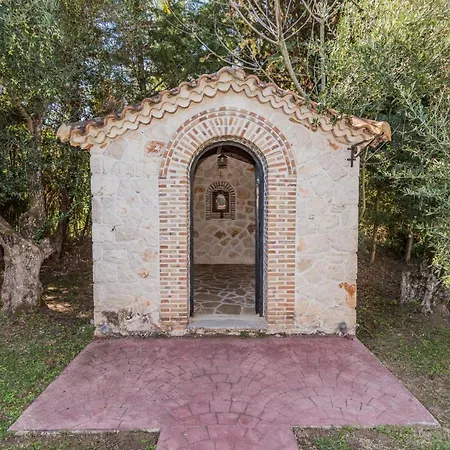 Astarte - Istar With Tennis Court Villa Maherádo